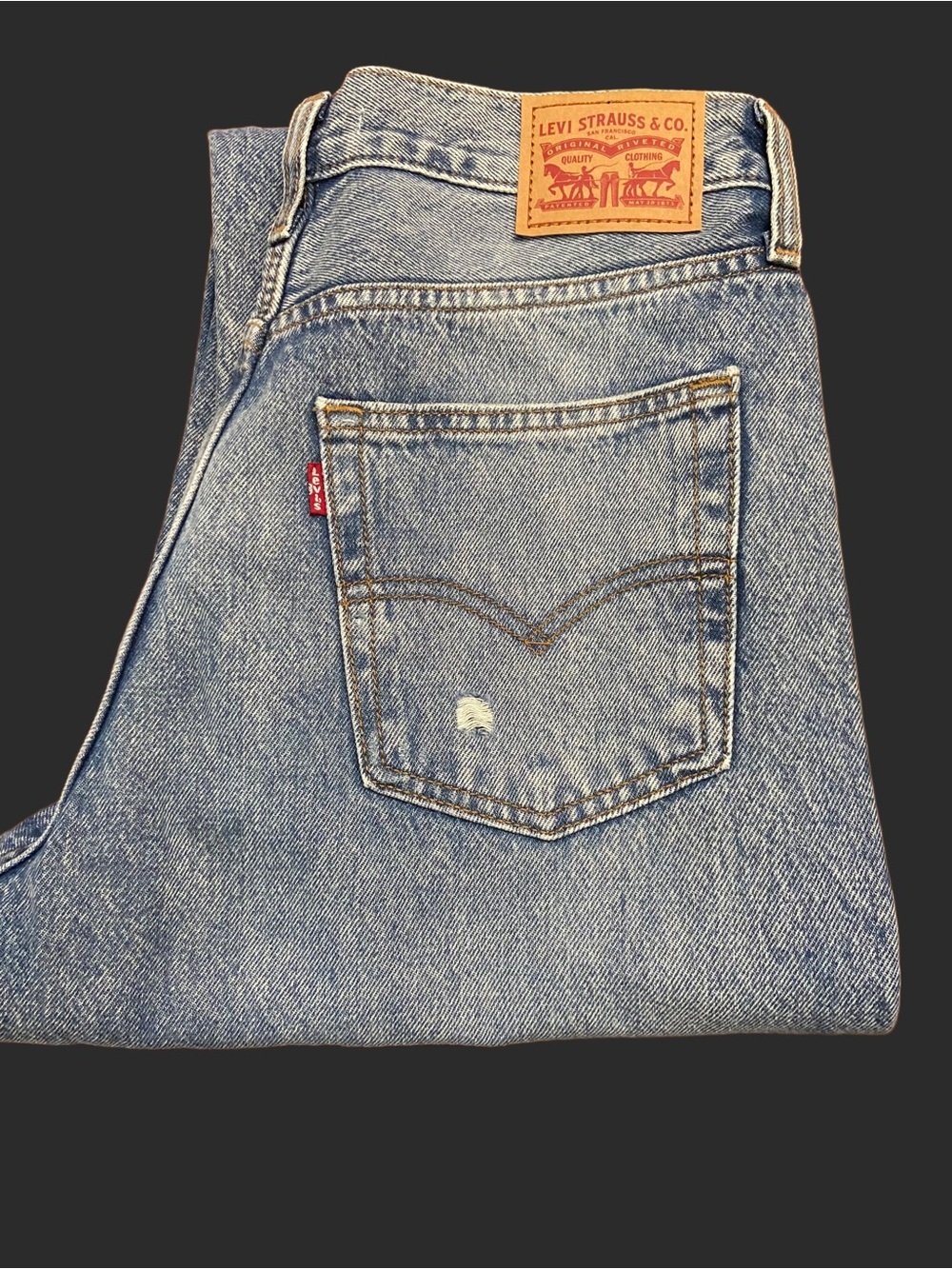 Levi's '94 ripped baggy jeans in a light blue denim wash. Size 29 - Picture 11 of 14